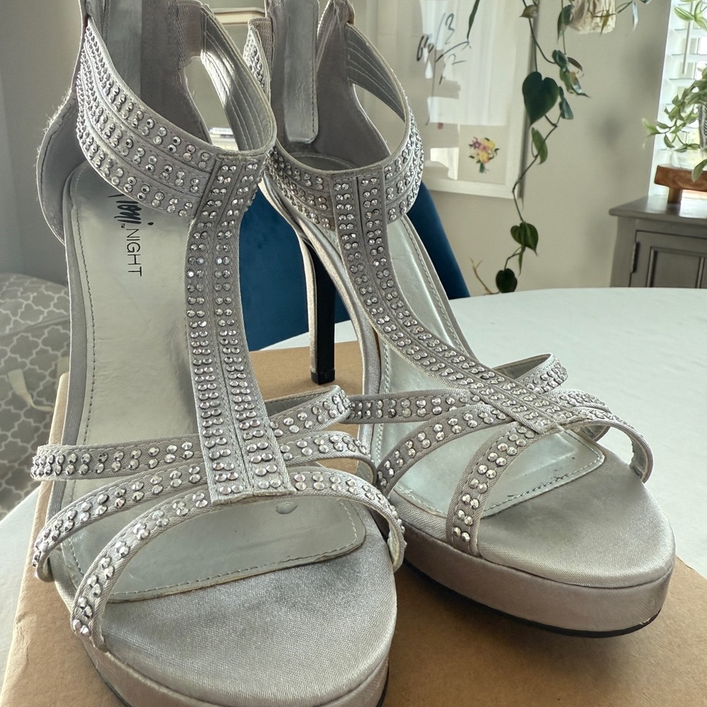 FIONI Clothing Silver Rhinestone Heels